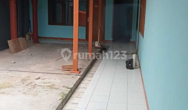 Disewakan Rumah 1 Lantai Terawat Akses Jalan Lebar Sayap Martanegara
 12