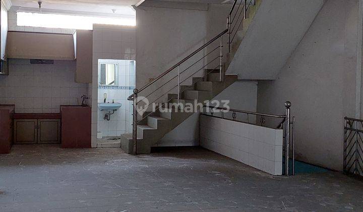 Ruko siap pakai tengah kota drkat Jl. Riau 2