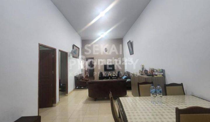 Rumah semi furnished siap huni di tengah kota Jalan Karya Indah 2