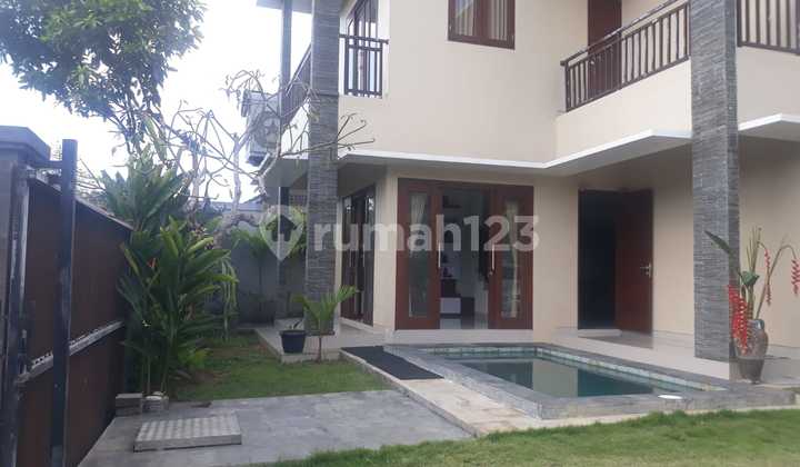 For Rent Villa in a strategic area of Jimbaran

 10