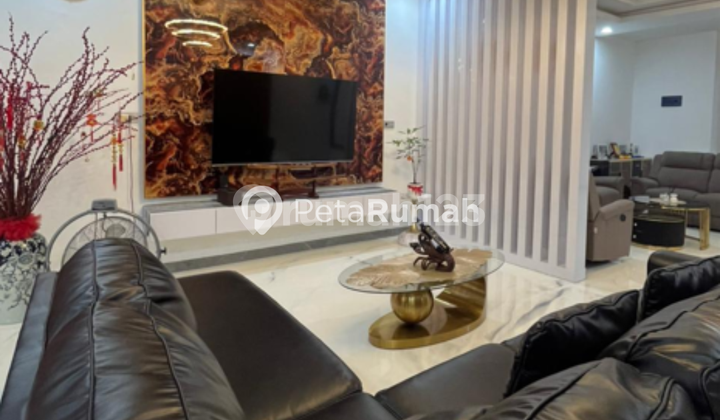 Dijual Villa Lux Full Furnish Daerah Polonia