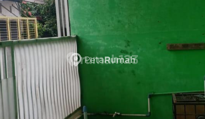Dijual Rumah di Jalan Karya Wisata Indah