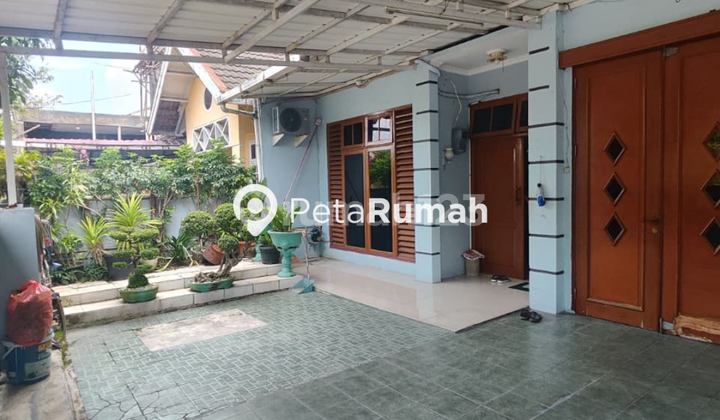 FOR SALE VILLA ON SETIA BUDI STREET, TASBIH 2 COMPLEX - SUNGGAL