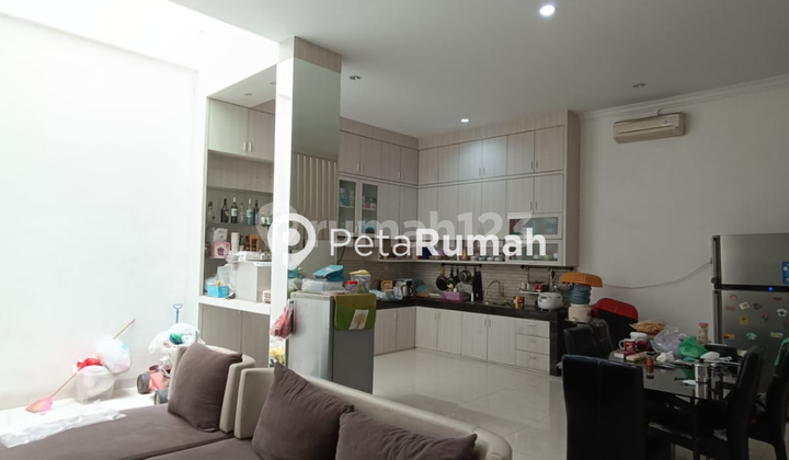 DIJUAL VILLA JALAN ULUWATU KOMPLEK CEMARA KUTA  2