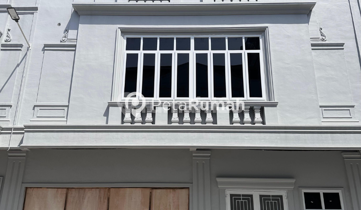 DIJUAL RUMAH JALAN MADIO SANTOSO KOMPLEK MADOS ROYAL SUITE 2