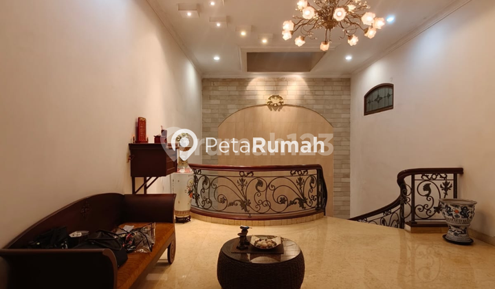 Dijual Rumah di Jalan Anggrek Komplek Griya Riatur