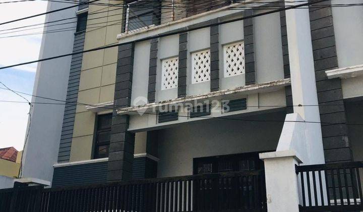 Rumah Jelambar Kavling Polri 3.5 Lantai Jalan 2 Mobil Shm 2