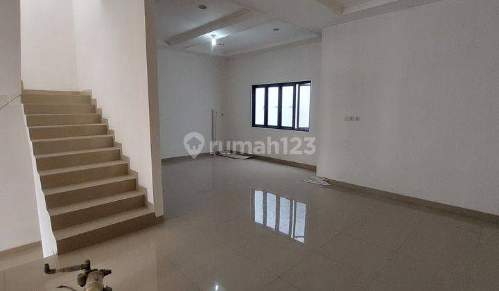 Rumah Jelambar Kavling Polri 3.5 Lantai Jalan 2 Mobil Shm 2