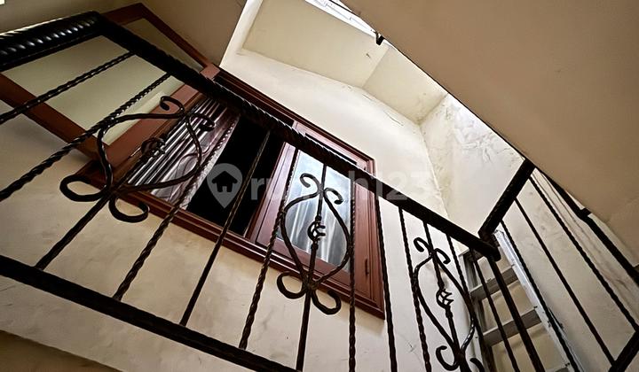 Cheapest Beach House in Pantai Indah Kapuk with High Ceiling, 3.5 Floors 2