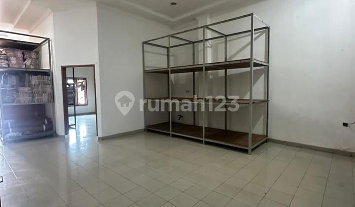 Tomang Rent House Ready to Occupied Prime Location in the Heart of the City Flood-Free 2