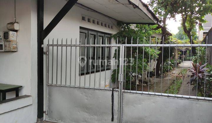 Rumah komersil di Jalan K.S Tubun SHM 2