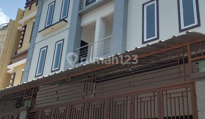 Ruko di Jalan utama sakti 4 126m 4 lantai jalan 2 mobil Ruko di Jalan utama sakti 4 126m 4 lantai jalan 2 mobil