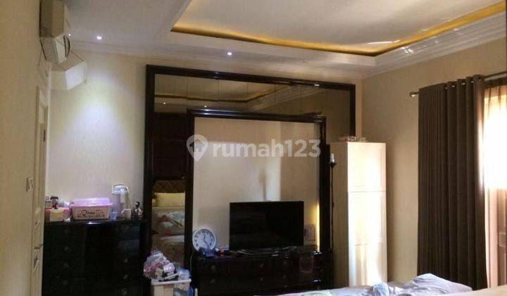 Rumah pik 2.5 lantai jalan 2 mobik 2