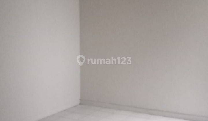 Rumah duri kepa di Jalan duri mas SHM jalan 2 mobil 1.5 lantai 2