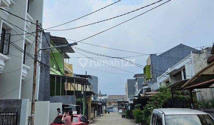 Rumah taman ratu taman cosmos 3 Lantai SHM Baru jalan 3 mobil 2