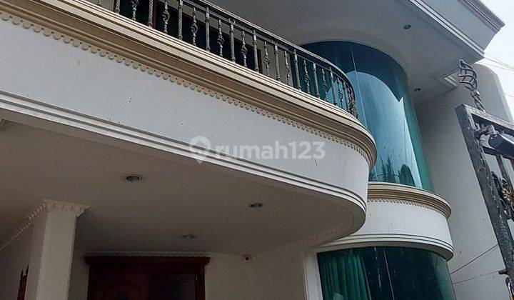 Rumah Di Green Ville 3.5 Lantai Shm Utara Jalan 3 Mobil 1