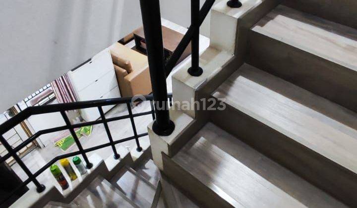 Rumah Taman Palem 2 Lantai HGB Bagus Timur Laut jalan 3 mobil 2