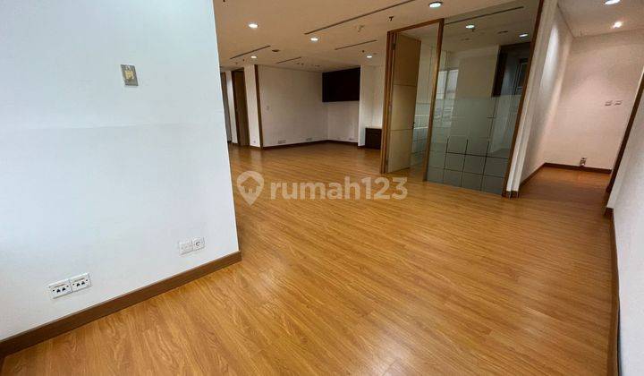 Kantor menara sudirman di Jalan jendral sudirman 150 m 2