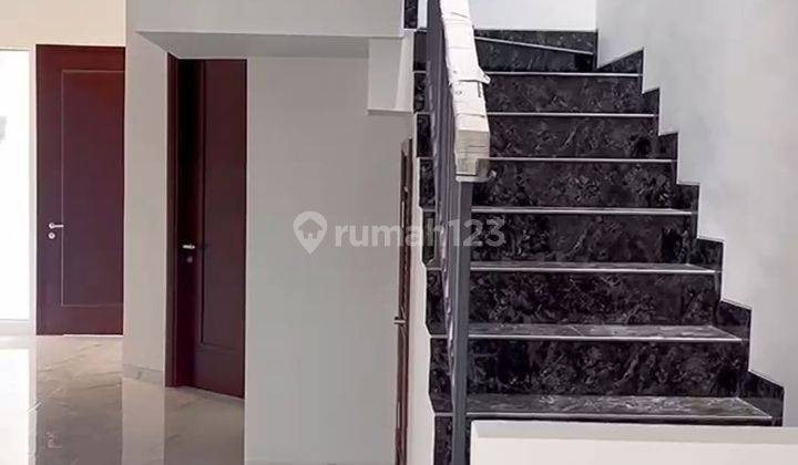 Rumah Permata Buana 3 Lantai SHM Jalan 3 Mobil 2