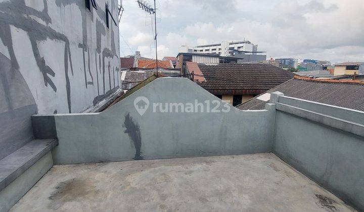 Rumah Tomang di Jalan tanjung gedong 2.5 Lantai SHM 2