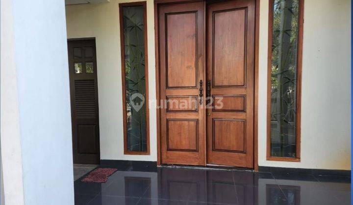 Rumah Puri Indah 2 lantai SHM Bagus Timur