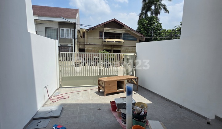 3.5 Story Rental House in Taman Ratu Bagus, Strategic Location