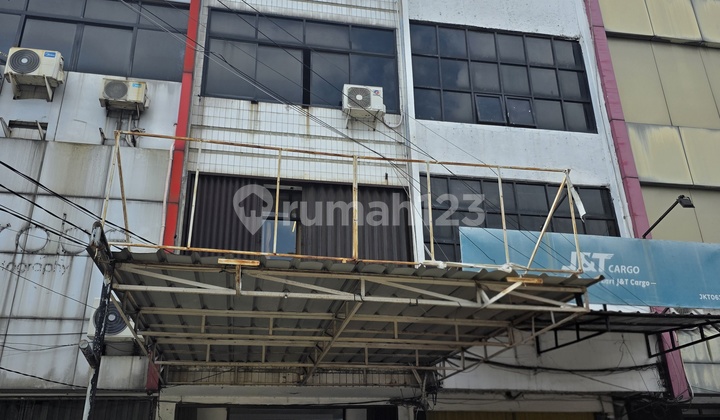 4.5-Story Shophouse (Ruko) on T.b.angke Row, Boulevard Street 4.5-Story Shophouse (Ruko) on T.b.angke Row, Boulevard Street