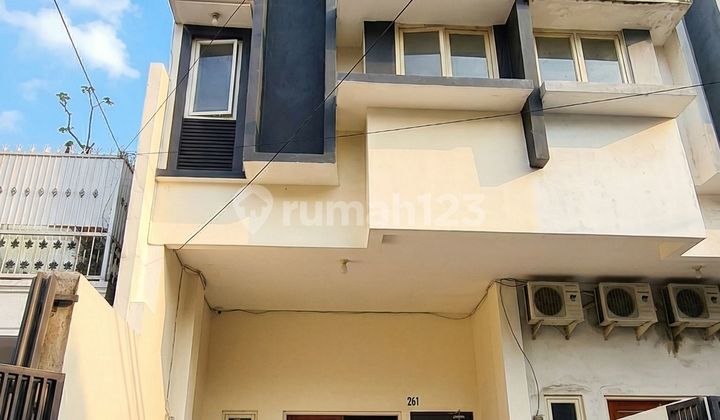 Ruko Strategis 3.5 Lantai di Tomang Jakarta Barat - Harga Spesial 2.7M (Shm/Imb Lengkap)