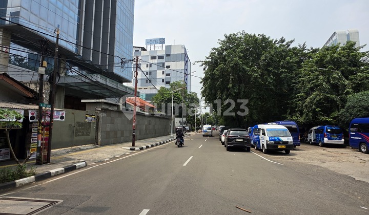 Rumah Komersil Grogol Strategis Di Tengah Kota Bebas Bajir Bisa Bangun 6 Lantai 2