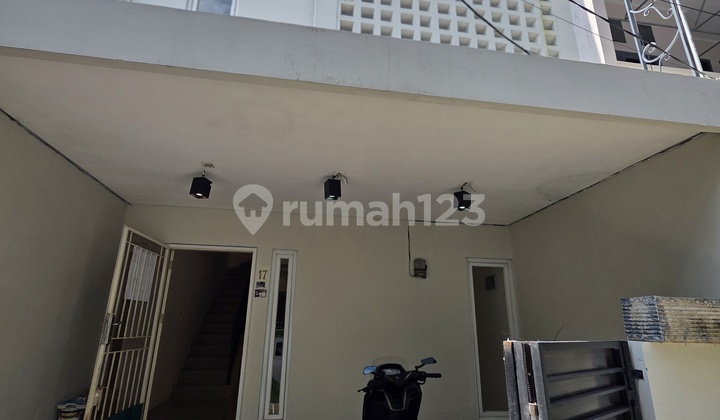 Rumah 2.5 Lantai Nyaman & Strategis di Tanjung Duren Utara, Jakarta Barat (Shm)