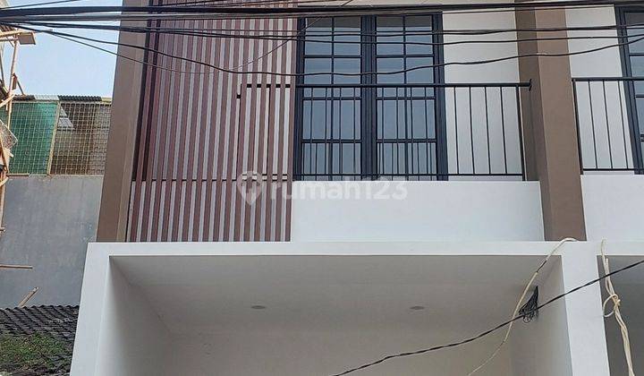 Rumah Taman Ratu 3 Lantai Shm Jalan 2 Mobil 1