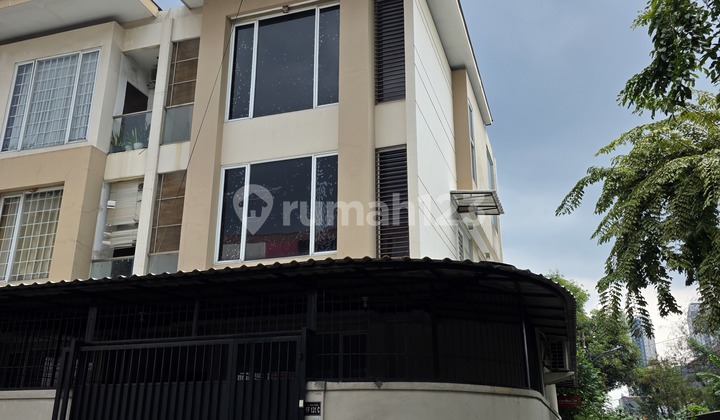Rumah Duri Kepa 3.5 Lantai Strategis Siap Huni Furnish Hadap Timur & Utara