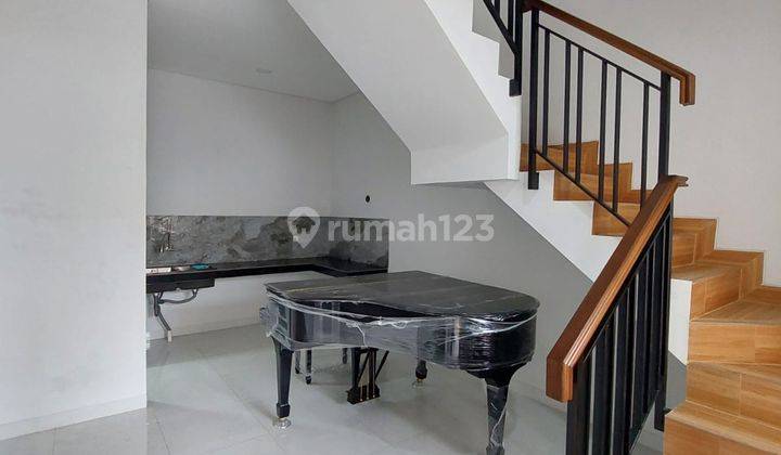 Rumah Taman Ratu 4 Lantai Timur Jalan 2 Mobil Shm 2