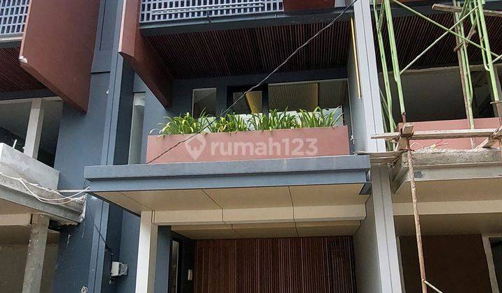 Rumah Permata Buana 3 Lantai Jalan 2 Mobil One Gate System 2