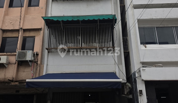Ruko Komersil Kota Tua Dekat ke Mangga Dua Lokasi Strategis 4 Lantai Row Jalan 3 Mobil Ruko Komersil Kota Tua Dekat ke Mangga Dua Lokasi Strategis 4 Lantai Row Jalan 3 Mobil