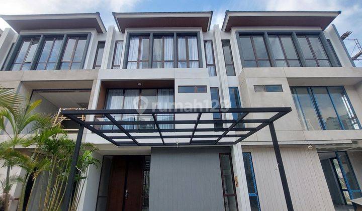 Rumah Pinggir Laut Pantai Mutiara 3.025 Lantai Shm Jalan 2 Mobil 2