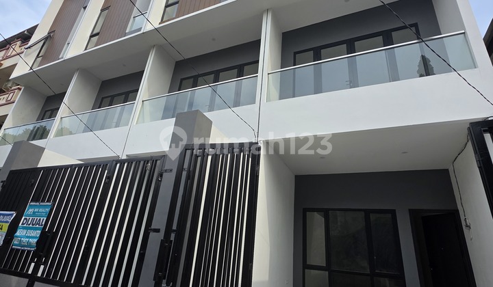 Rukan Jelambar Siap Huni 3.5 Lantai Lantai Plong Cocok Untuk Usaha Shm 2