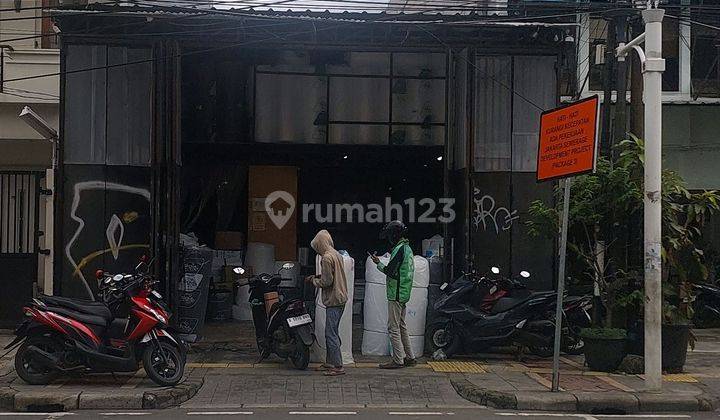 Tanah Komersil Di Jalan Biak, Roxy Shm - Sertifikat Hak Milik 240 M² Jalan Utama 2