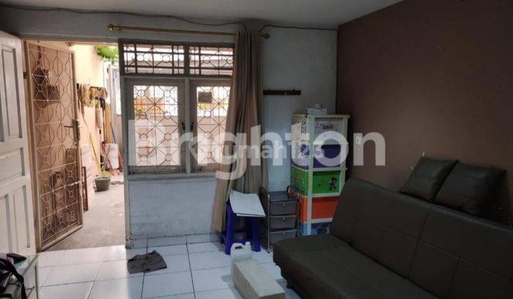 RUMAH SIAP HUNI 3,5 LANTAI DI KARTINI, JAKARTA PUSAT 1