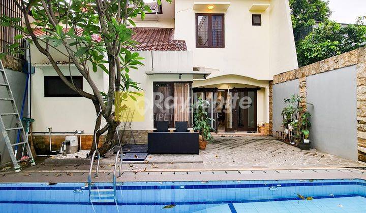 Rumah Bagus Full Furnished di Fatmawati 8