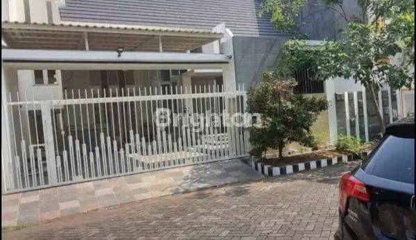 Rumah Siap Huni Baru Selesai Renovasi Cakep Luas Di Prapen Boleh Buat Kantor Dekat Raya Jemursari, Tenggilis, Manyar, Nginden, Bratang, Ngagel, Kendangsari, Sidosermo, Plaza Marina, Margorejo, Panjang Jiwo
 2