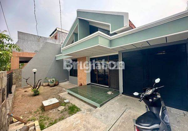 Disewakan Rumah Tinggal Baru Renov
jalan Utama Manyar Tirtoyoso Dekat Kertoarjo, Dharmahusada, Galaxy Mall, Kertajaya, Merr Klampis, Nginden, Bratang, Barata Jaya, Ngagel
 1