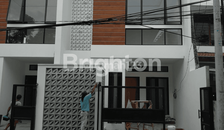 GADING RUMAH HOOK 2 LANTAI SIAP HUNI DEKAT MERR, RAYA KENJERAN, PAKUWON CITY 2