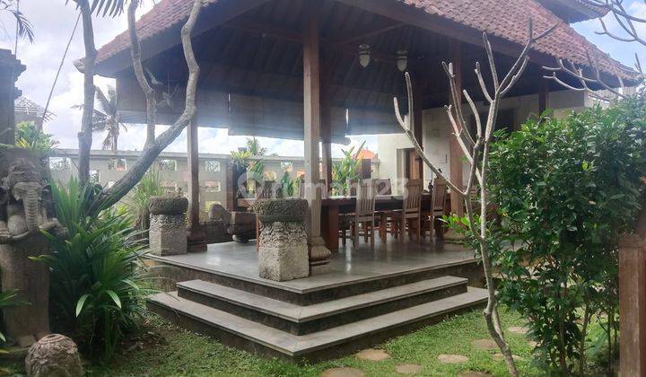 Di Jual Villa view sawah 2