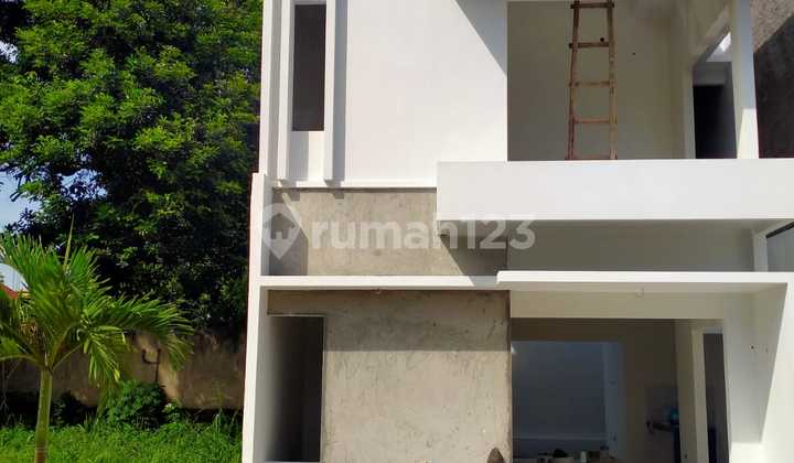 Rumah 2 Lantai Akses Jalan 2 Mobil di Adres Cibubur 3