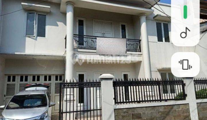 Rumah Minimalis 2 Lantai di Menteng Dalam Jakarta Selatan  1