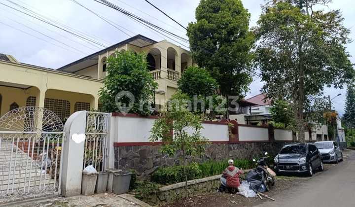 Rumah Mewah 5+1 Kamar Tidur, Taman Luas, Lokasi Strategis di Setrasari Bandung – Harga 21 Miliar, lnk