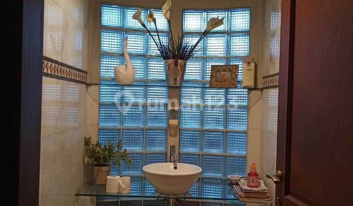 Rumah Mewah di Jalan Jeruk Purut Cilandak Timur Jakarta Selatan Rumah Mewah di Jalan Jeruk Purut Cilandak Timur Jakarta Selatan