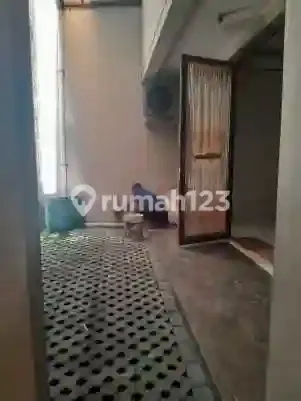 Disewakan Rumah 2 Lantai di Discovery Fiore, Full AC & Kitchen Set, dlt 2