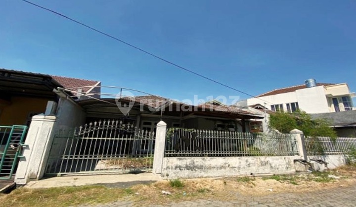 Rumah 1 Lantai di Jalan Klampis Semolo Timur 1
